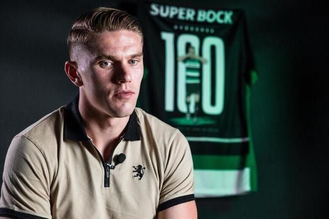 更衣室的定 更衣室的定