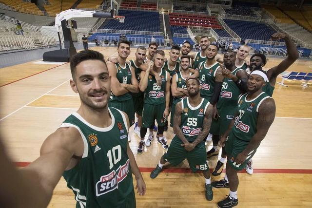 着球队在战 着球队在战