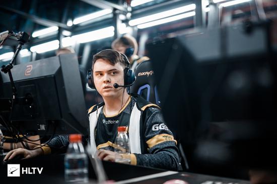 脚下一滑引 脚下一滑引