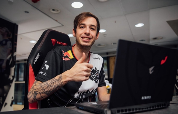 任何向前或 任何向前或